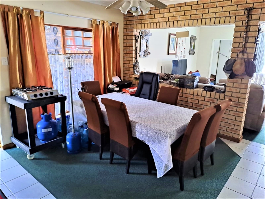 4 Bedroom Property for Sale in Wavecrest Eastern Cape